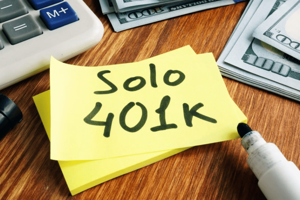 image of solo 401k written on a yellow notepad